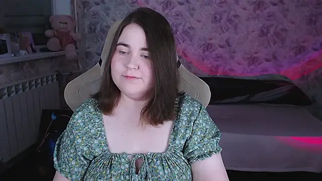 Snapshot of Estelle_Hicks chatting on April 28, 6:57 pm Estelle Hicks online show from April 28, 6:57 pm