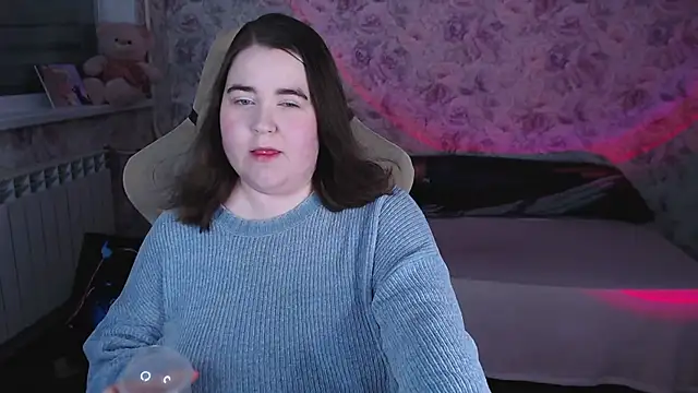 Snapshot of Estelle_Hicks chatting on May 3, 6:47 pm Estelle Hicks online show from May 3, 6:47 pm