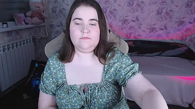 Snapshot of Estelle_Hicks chatting on May 7, 6:46 pm Estelle Hicks online show from May 7, 6:46 pm