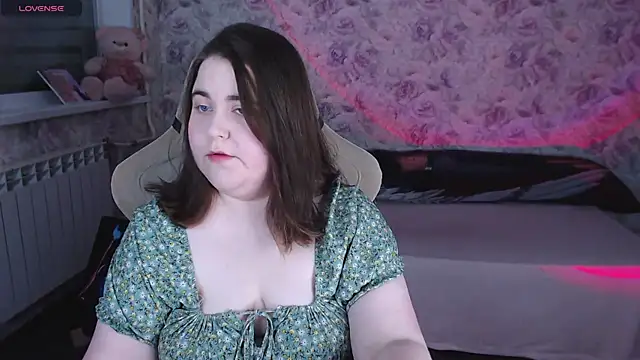 Snapshot of Estelle_Hicks chatting on May 10, 7:08 pm Estelle Hicks online show from May 10, 7:08 pm