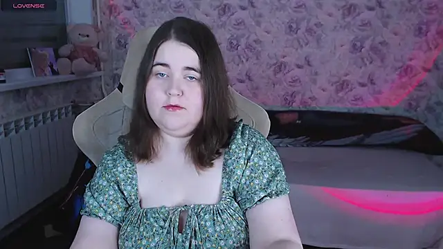 Snapshot of Estelle_Hicks chatting on May 14, 6:58 pm Estelle Hicks online show from May 14, 6:58 pm
