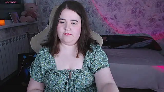 Snapshot of Estelle_Hicks chatting on May 29, 7:01 pm Estelle Hicks online show from May 29, 7:01 pm