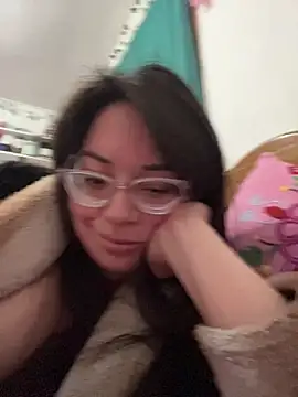 indiegirl666 online show from April 6, 3:37 am