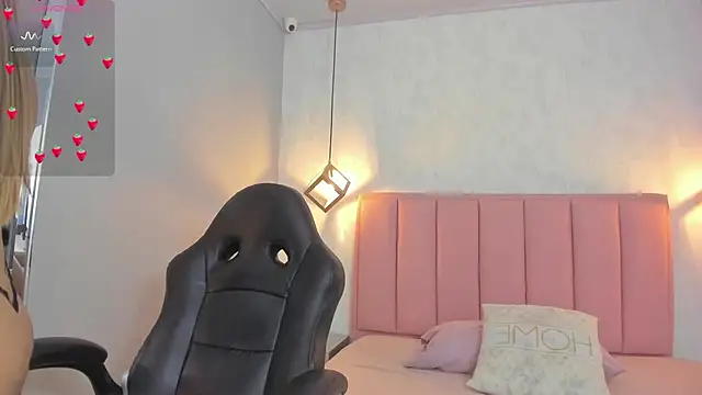 SUNNYCYRUS online show from February 3, 12:54 pm