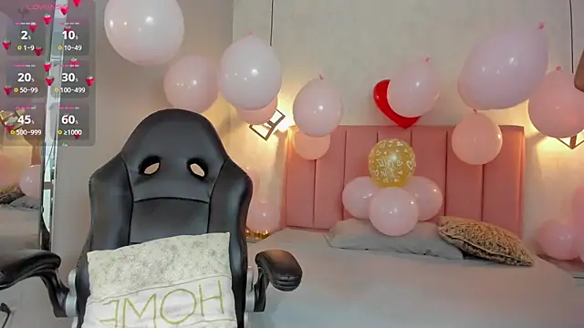 SUNNYCYRUS online show from February 14, 1:19 pm