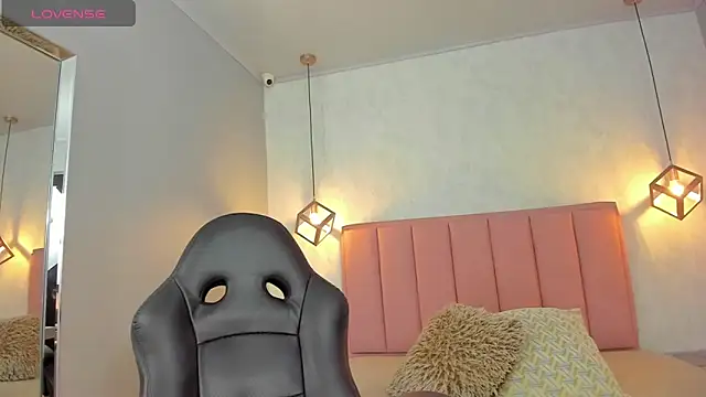 SUNNYCYRUS online show from February 27, 12:27 pm