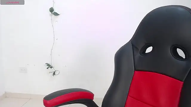 Snapshot of evelin_999_ chatting on January 19, 11:43 pm evelin 999 online show from January 19, 11:43 pm