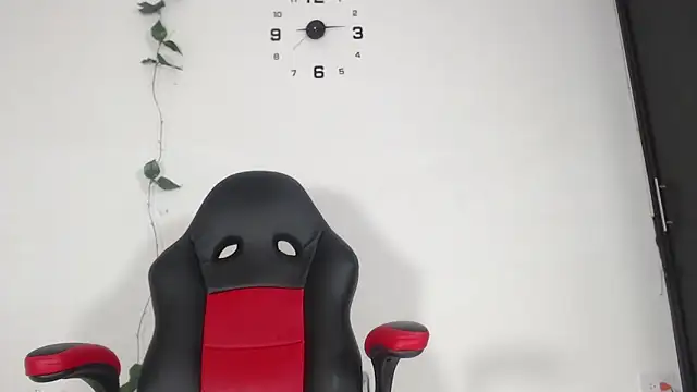 Snapshot of evelin_999_ chatting on January 30, 2:16 am evelin 999 online show from January 30, 2:16 am