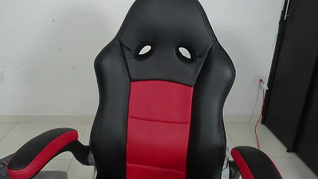 Snapshot of evelin_999_ chatting on February 1, 9:29 pm evelin 999 online show from February 1, 9:29 pm