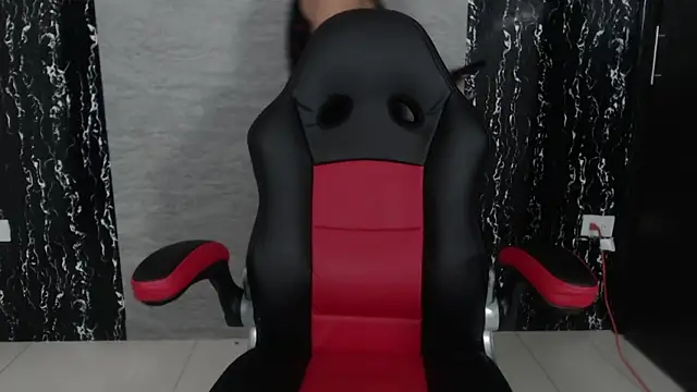 Snapshot of evelin_999_ chatting on March 15, 10:00 pm evelin 999 online show from March 15, 10:00 pm