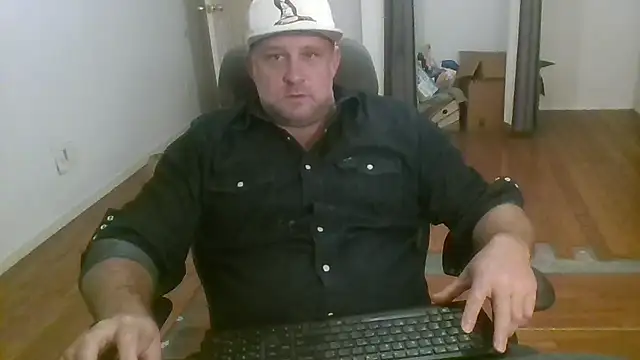 poundyouout69 online show from November 26, 10:11 pm