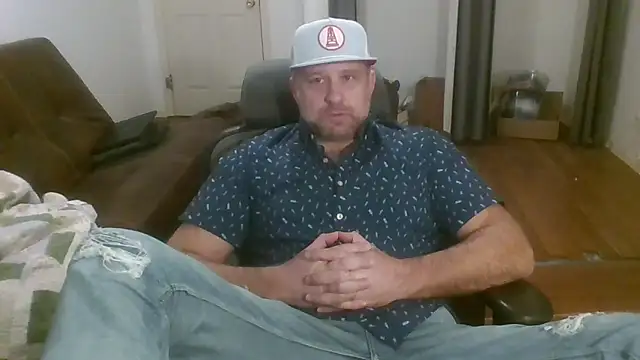 poundyouout69 online show from February 5, 11:53 pm