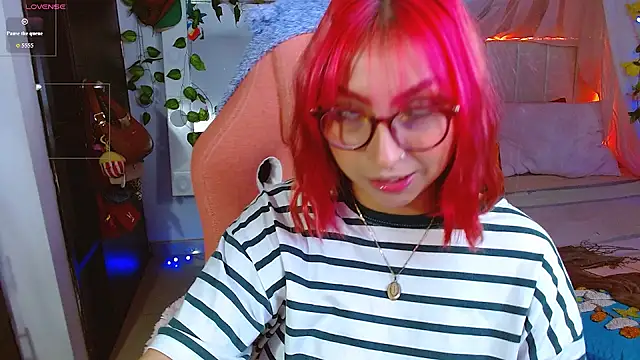Snapshot of Littlerouse_ chatting on April 29, 9:13 am Littlerouse online show from April 29, 9:13 am