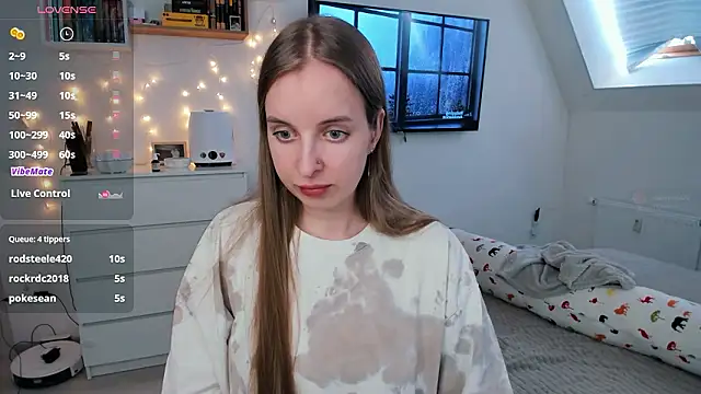 violet blue eyes online show from March 6, 12:45 pm