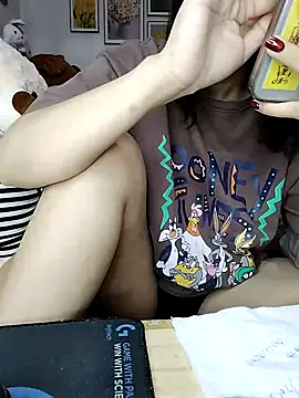 Snapshot of cream1299 chatting on May 12, 12:41 am cream1299 online show from May 12, 12:41 am
