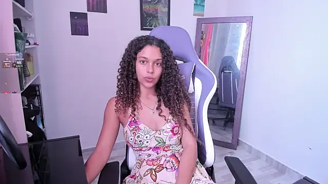 Snapshot of Rati_Curly chatting on January 9, 3:04 pm Rati Curly online show from January 9, 3:04 pm