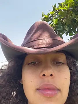 Snapshot of Rati_Curly chatting on February 25, 1:54 pm Rati Curly online show from February 25, 1:54 pm