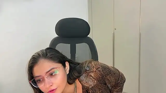 demieliss online show from January 5, 6:33 pm