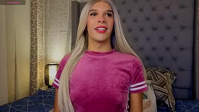 Shantal Joness online show from November 5, 10:43 pm