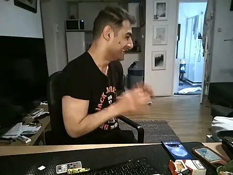 Snapshot of mihaimichael chatting on May 16, 2:05 pm mihaimichael online show from May 16, 2:05 pm