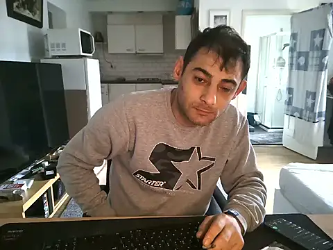 Snapshot of mihaimichael chatting on June 3, 3:39 pm mihaimichael online show from June 3, 3:39 pm