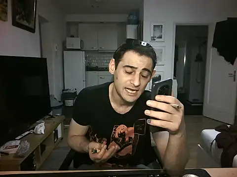 Snapshot of mihaimichael chatting on June 12, 11:46 pm mihaimichael online show from June 12, 11:46 pm