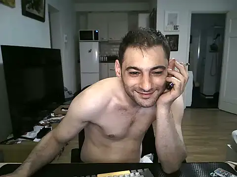 Snapshot of mihaimichael chatting on June 27, 12:22 pm mihaimichael online show from June 27, 12:22 pm