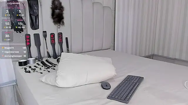 mileyerikson online show from April 11, 7:45 am