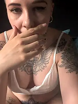 Snapshot of nora_the_strange chatting on June 23, 10:57 am nora the strange online show from June 23, 10:57 am