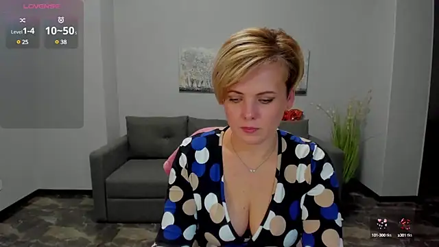 Julia Wilsone online show from February 19, 6:10 pm