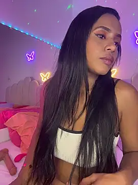 Snapshot of AlisonHoot69 chatting on May 18, 4:51 am AlisonHoot69 online show from May 18, 4:51 am