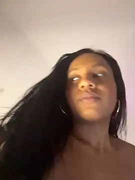 Snapshot of AlisonHoot69 chatting on May 29, 12:41 am AlisonHoot69 online show from May 29, 12:41 am
