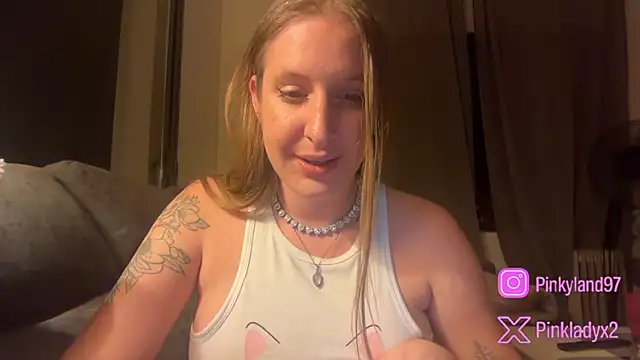 Pinkyladyxxx online show from May 15, 11:56 pm