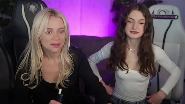 Britney054 online show from February 21, 4:19 pm