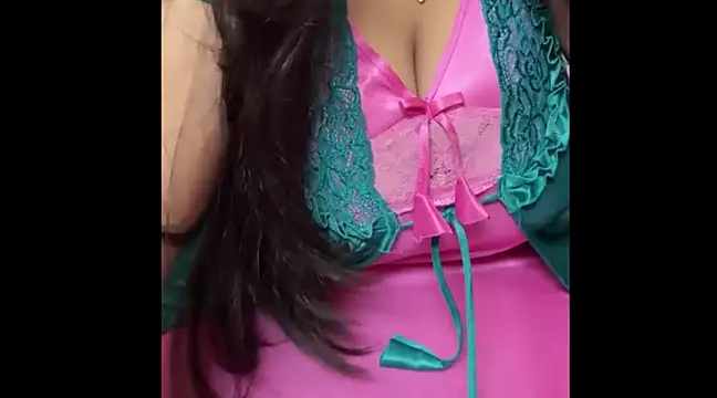 Moody Girl2 online show from December 22, 6:37 pm