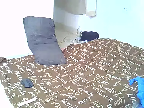 Snapshot of ebonyangie chatting on January 13, 6:24 pm ebonyangie online show from January 13, 6:24 pm