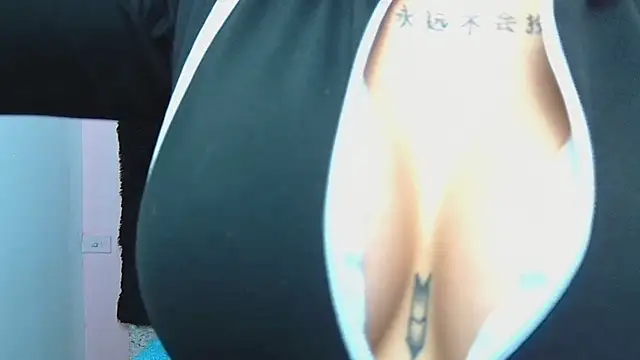 Snapshot of Vaioletcooper chatting on October 10, 7:24 pm Vaioletcooper online show from October 10, 7:24 pm