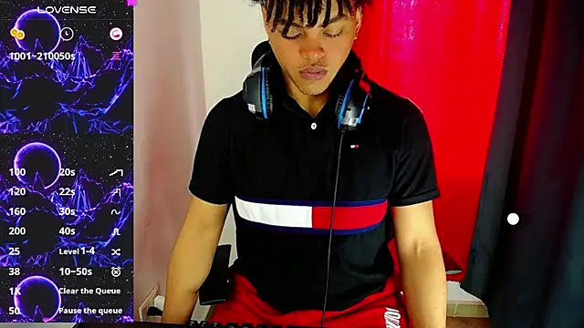 Snapshot of Ares_ttoter chatting on December 18, 3:11 pm Ares ttoter online show from December 18, 3:11 pm