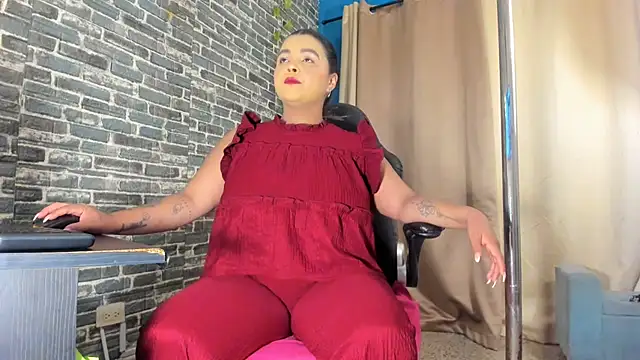 Snapshot of iam_samy_ chatting on May 2, 11:15 am iam samy online show from May 2, 11:15 am