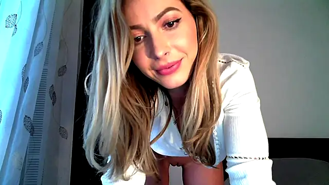 Snapshot of NisaXo chatting on December 18, 9:58 am NisaXo online show from December 18, 9:58 am