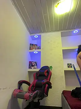  luna torres online show from April 16, 12:39 pm