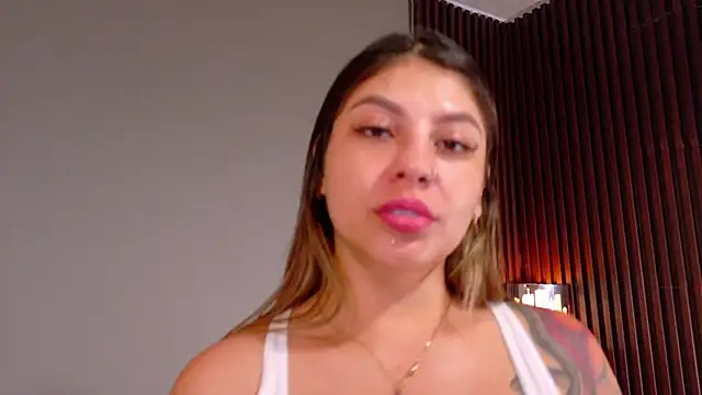 Snapshot of kaia_cooper4 chatting on January 6, 1:30 pm kaia cooper4 online show from January 6, 1:30 pm