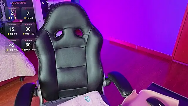 loly marce online show from March 12, 8:26 pm