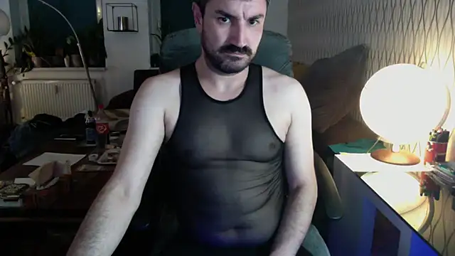 Snapshot of tomz0819 chatting on April 29, 9:43 pm tomz0819 online show from April 29, 9:43 pm