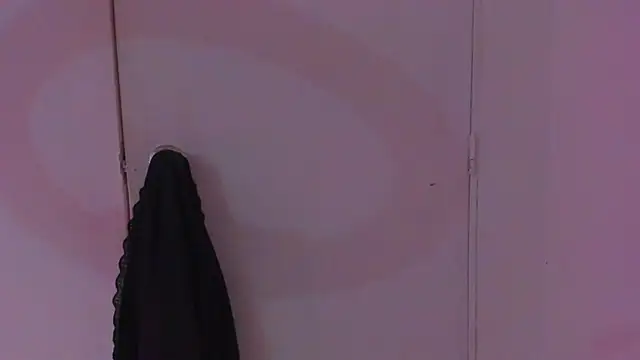 emma-hiill online show from December 11, 2:11 pm