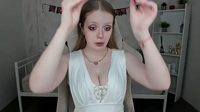 Polly  Cutie online show from October 22, 5:41 am