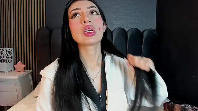 Nicolette ks  online show from April 10, 4:28 am