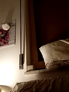 Snapshot of dedalus84 chatting on February 22, 2:30 pm dedalus84 online show from February 22, 2:30 pm