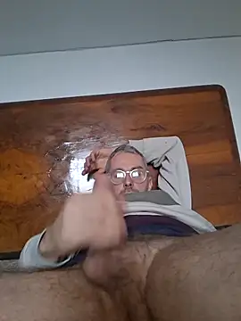 Snapshot of dedalus84 chatting on February 22, 4:27 pm dedalus84 online show from February 22, 4:27 pm