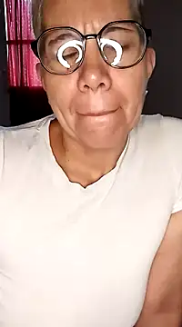 Snapshot of luz_bella chatting on December 16, 10:40 am luz bella online show from December 16, 10:40 am